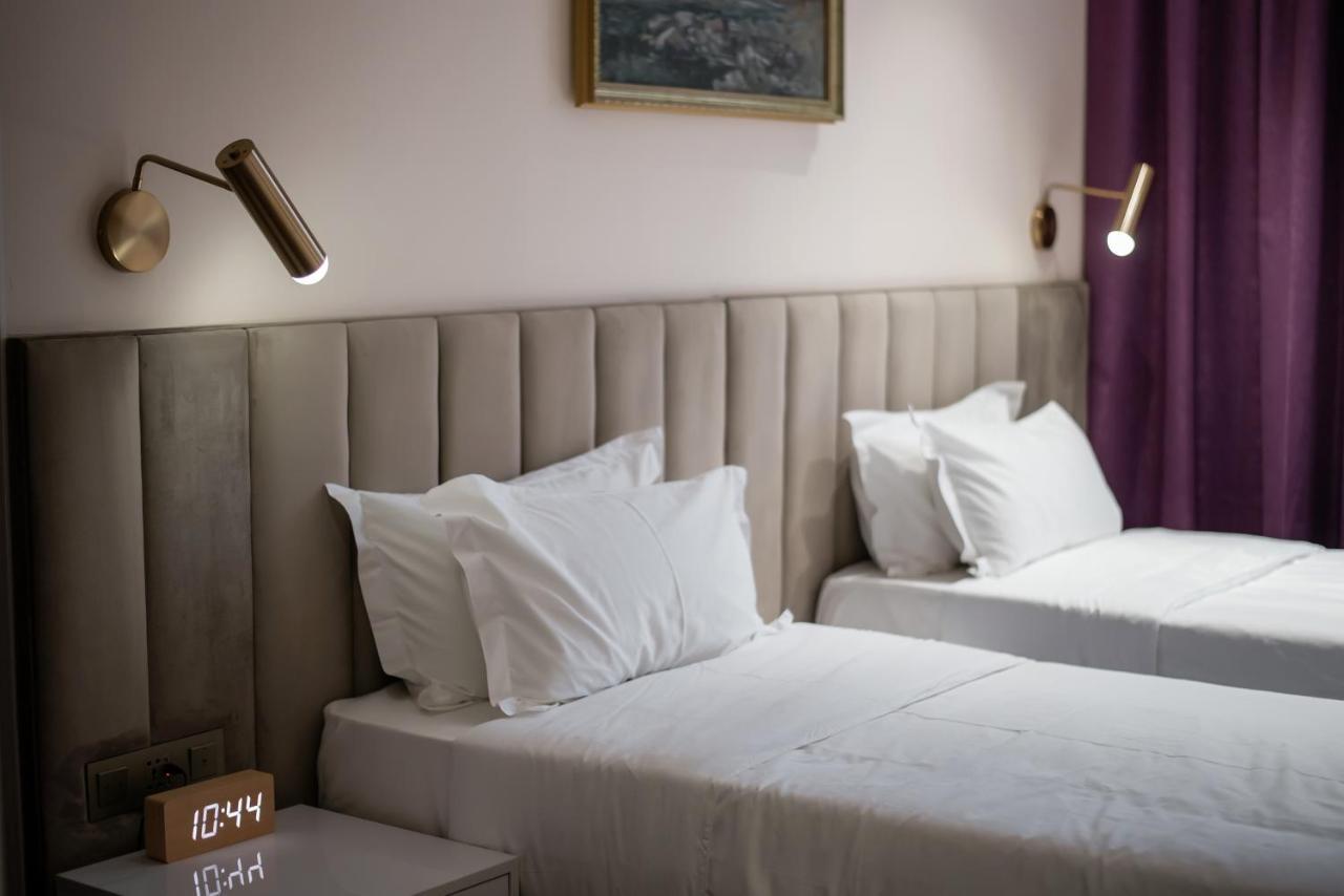 Orient Hotel Biszkek Zewnętrze zdjęcie