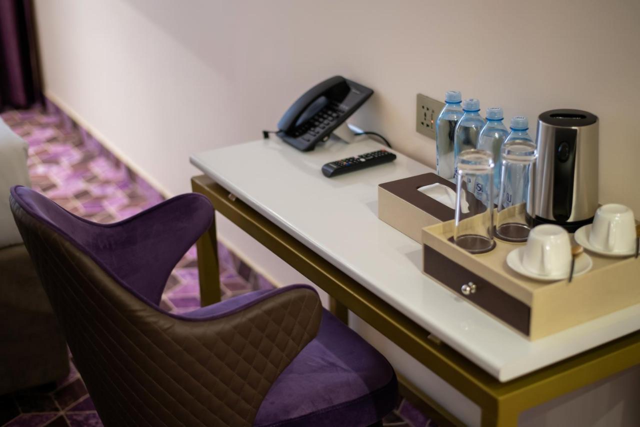 Orient Hotel Biszkek Zewnętrze zdjęcie