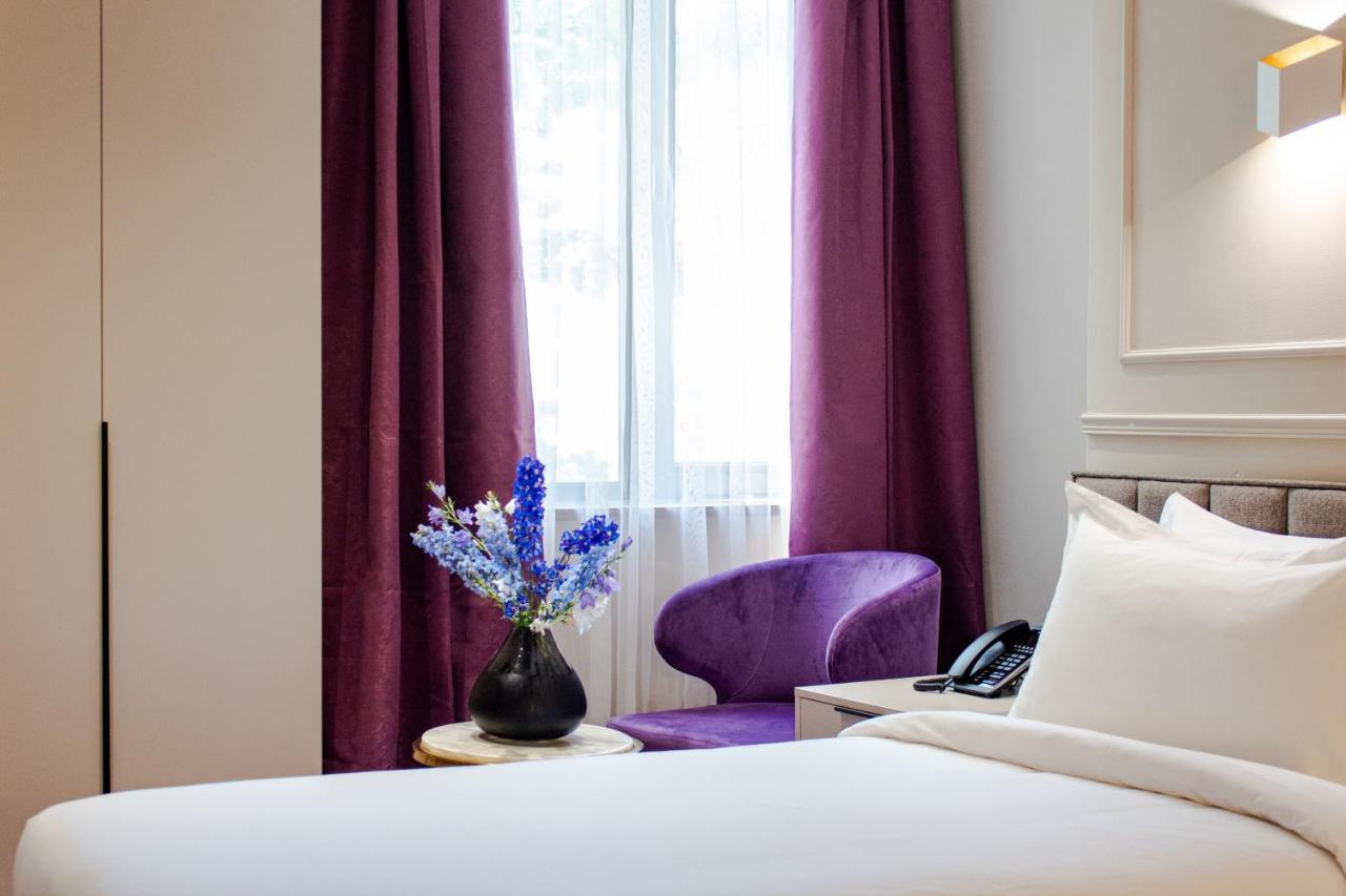 Orient Hotel Biszkek Zewnętrze zdjęcie