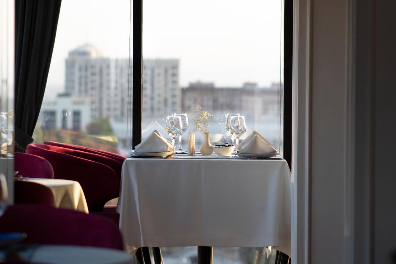 Orient Hotel Biszkek Zewnętrze zdjęcie