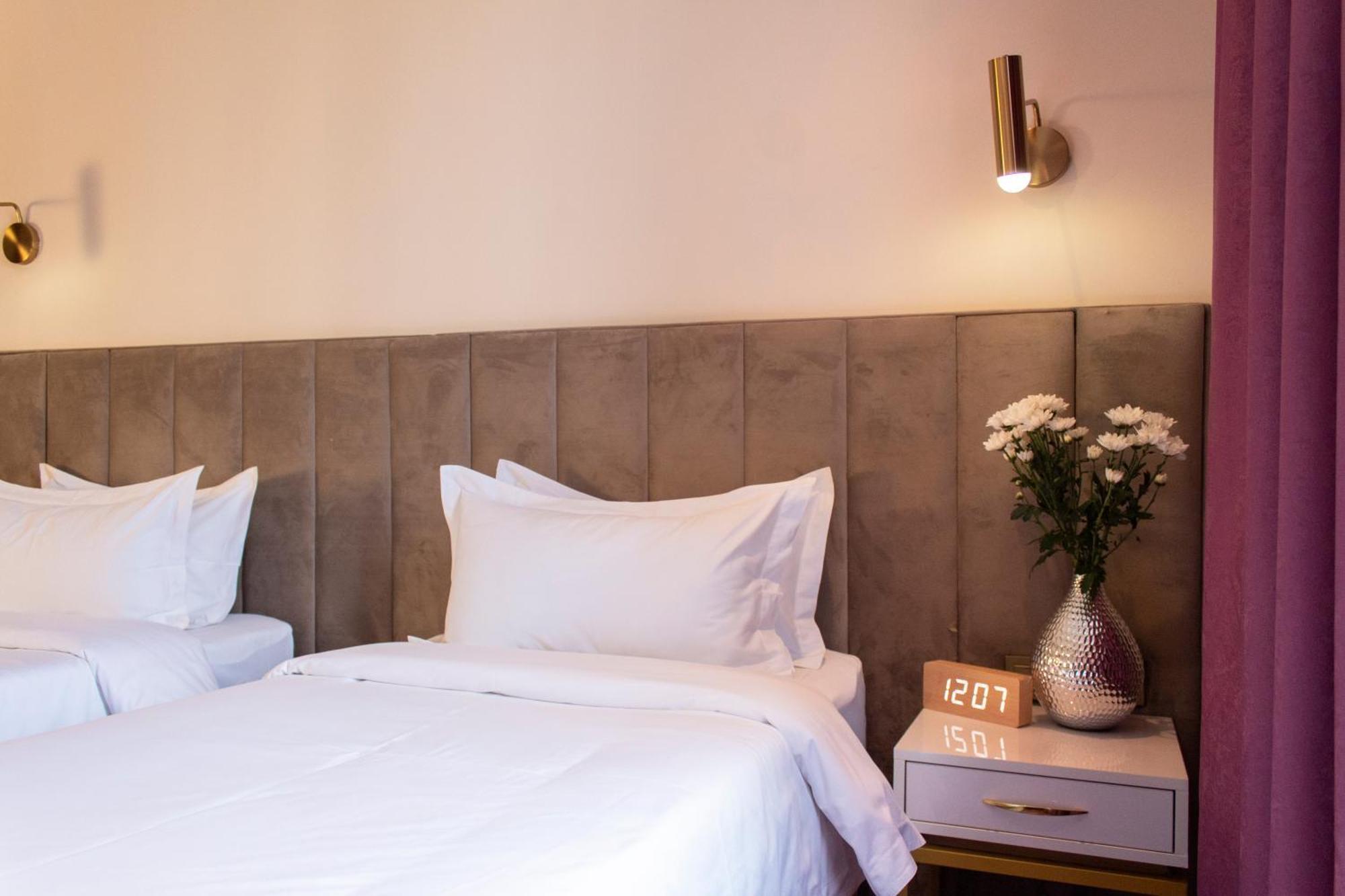 Orient Hotel Biszkek Zewnętrze zdjęcie