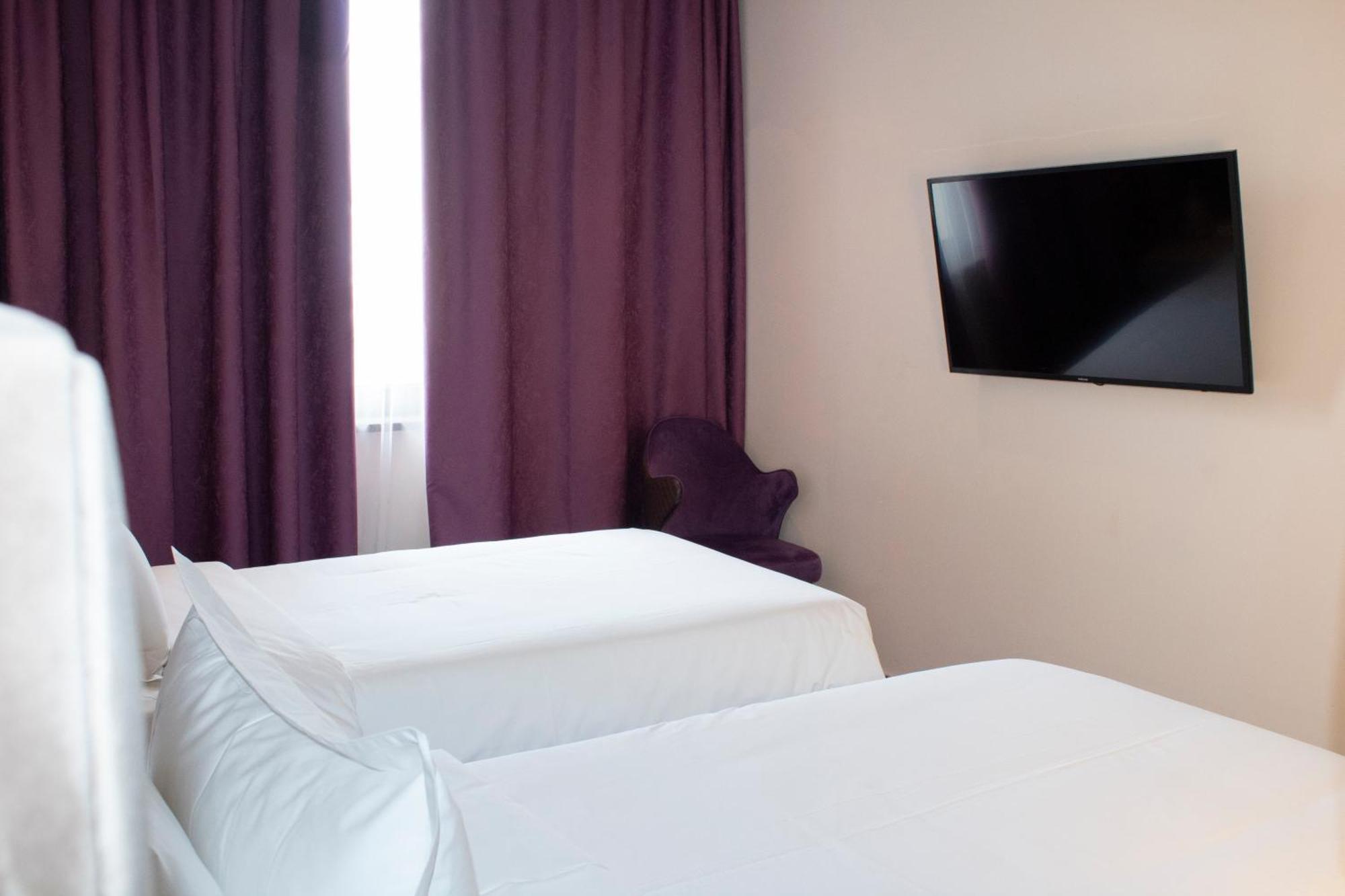 Orient Hotel Biszkek Zewnętrze zdjęcie
