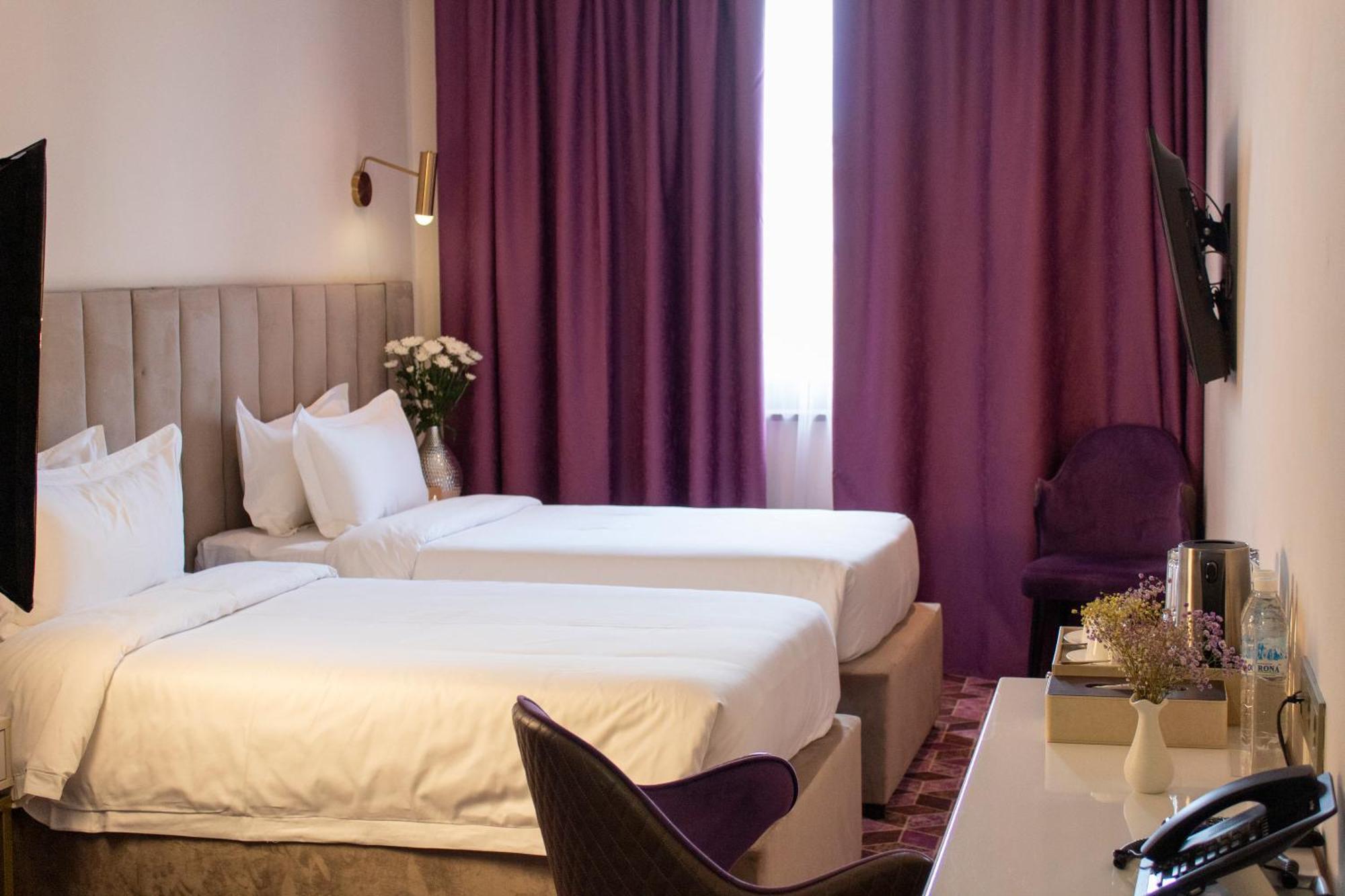 Orient Hotel Biszkek Zewnętrze zdjęcie