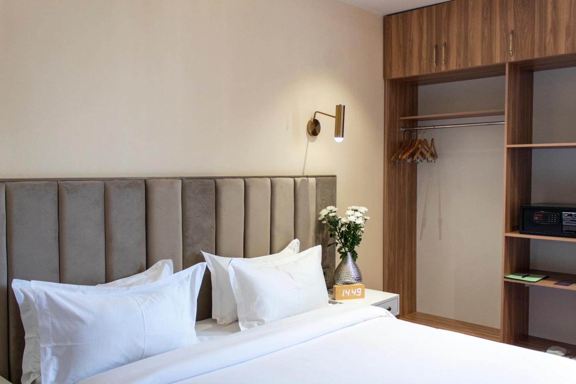 Orient Hotel Biszkek Zewnętrze zdjęcie