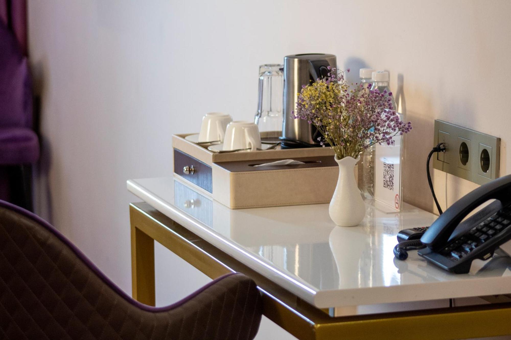 Orient Hotel Biszkek Zewnętrze zdjęcie
