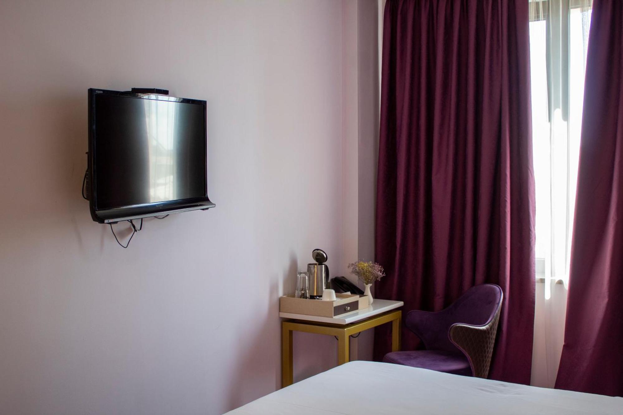 Orient Hotel Biszkek Zewnętrze zdjęcie